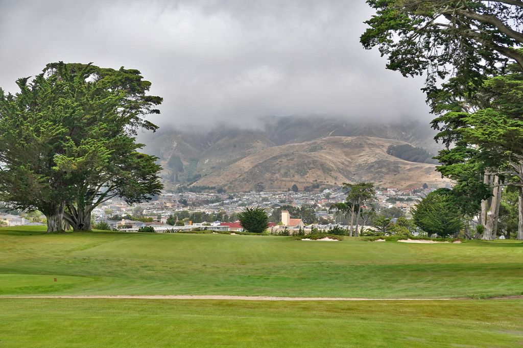 1st Hole at The California Golf Club of San Francisco (535 Yard Par 5)